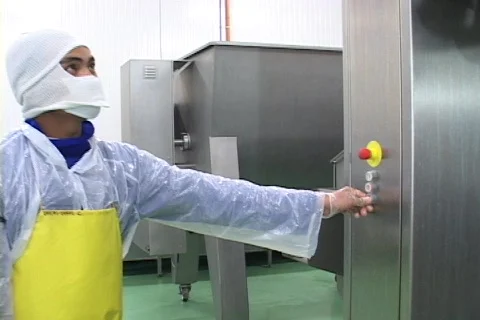 Pushing the button 스톡 동영상 128560