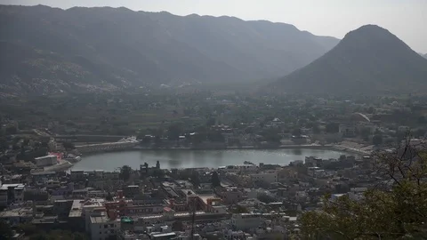 PUSHKAR, India - view over Pushkar town and lake from The Pap Mochani Temple Video stock 87359996