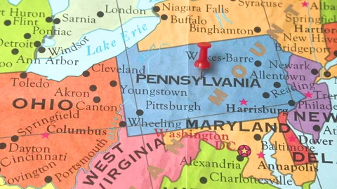 A pushpin is placed in the map of Pennsylvania Vídeos de archivo 168656757
