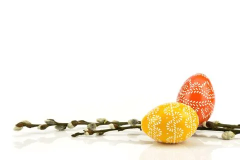  Pussy-willow twigs with two Easter eggs Foto stock
