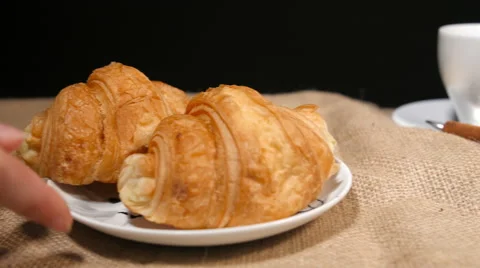 Put a Croissant on Bagging 動画素材 59903660