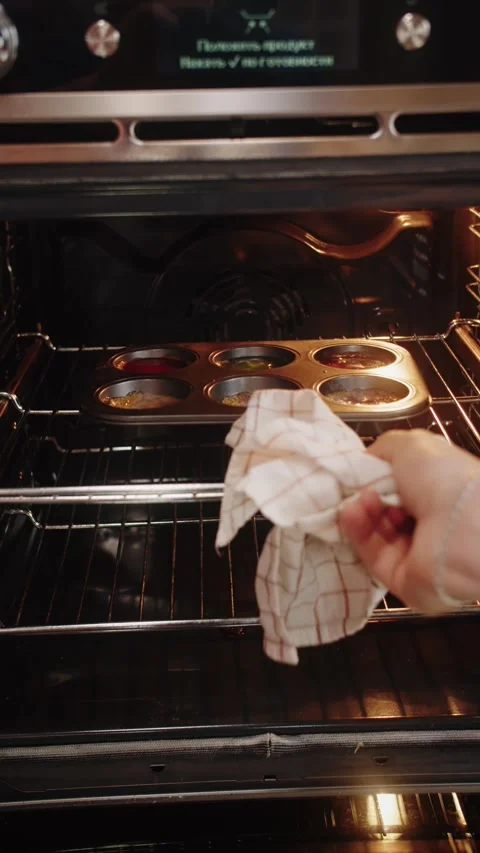 Put the Dish out the Stove Vídeos de archivo 281443533