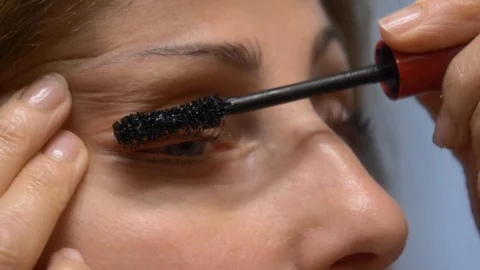 Put on makeup Stock Footage 127485619