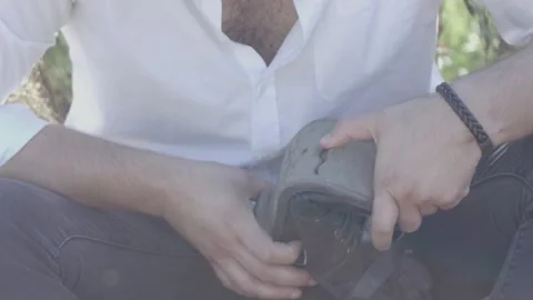 Put on your shoes 스톡 동영상 137644017