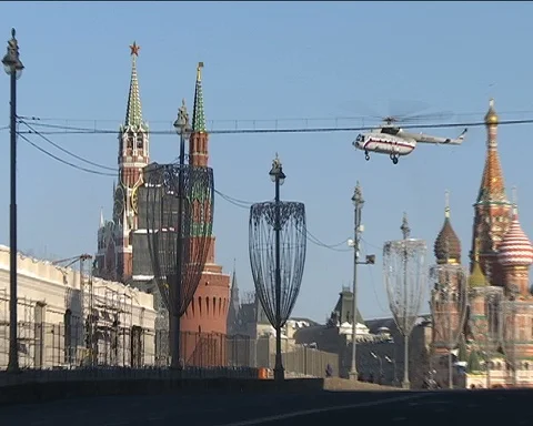 Putin helikopter lands in Kremlin Stock Footage 87279271