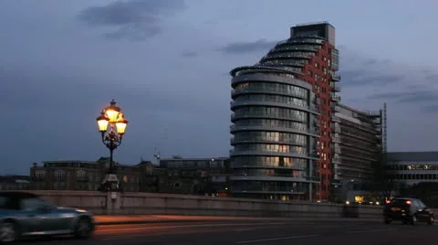 Putney Bridge traffic Video stock 22415444