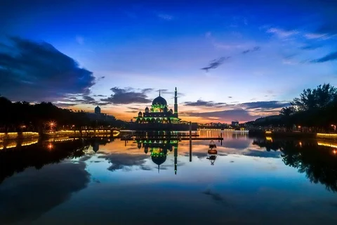 Putra Mosque zoom Stock Footage 128721576