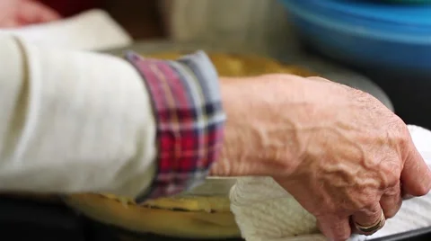 Putting apple pie in the oven Video stock 43438458