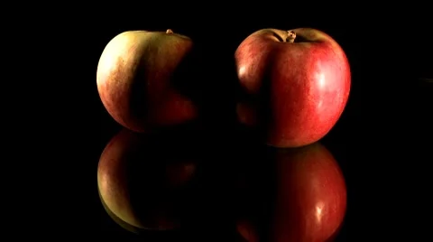 Putting apples on a table Video stock 8841433