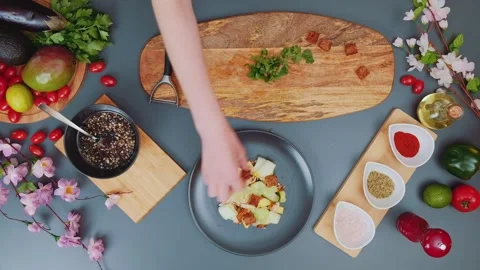Putting bread croutons on a plate Stock-Footage 252180560