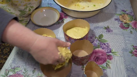 Putting the dough for the Easter cake Stock Footage 171537339