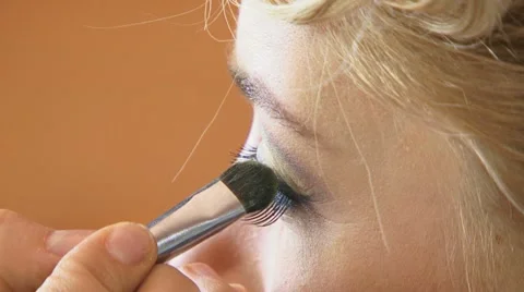 Putting Eyeshadows Video stock 52488101