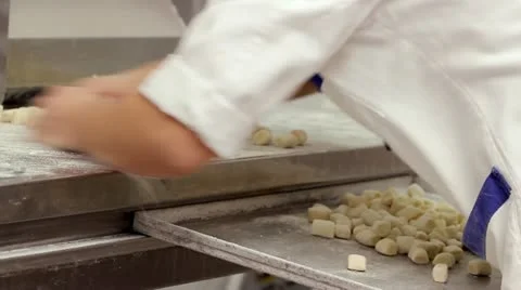 Putting gnocchi 스톡 동영상 20542052