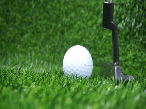 Putting a golf ball Video stock 105047811