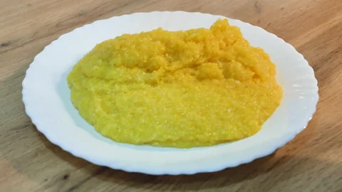 Putting kulesh in a plate Stock Footage 147652232