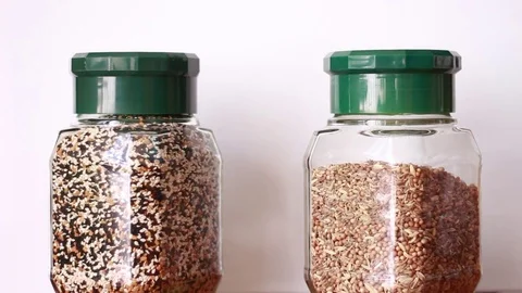 Putting pots with spice seeds Video stock 80799520