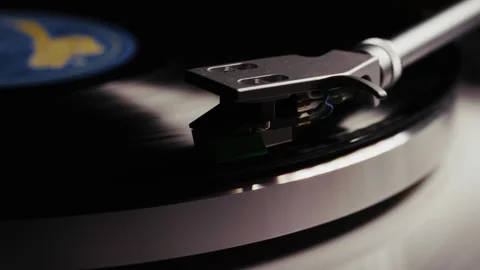 Putting up a record extreme close-up Video stock 285562286