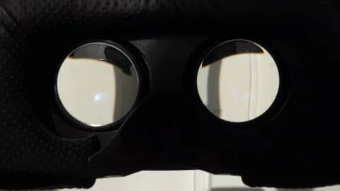 Putting On Virtual Reality Headset POV Scene Vidéo 104132500