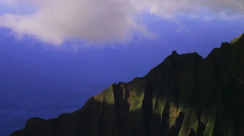 Pu'u O kila Valley clouds cu Stock Footage 26110739