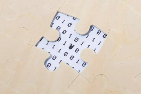 Puzzle and RMB code, teamwork, information encryption Foto stock