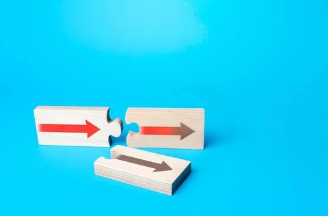 Puzzles with arrows symbolizing the choice of correct option to continue. Cho Stock Photos