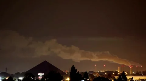 Pyramid and Smoke Stack 動画素材 3371912