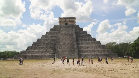 Pyramid of Chichen Itza, an ancient Mayan temple in Yucatan, Mexico Stock Footage 156574391
