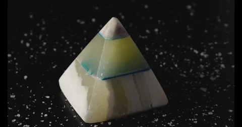 Pyramid Vídeos de archivo 280512379