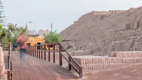 Pyramid of Huaca Pucllana timelapse, pre Inca culture ceremonial building ruins Vídeos de archivo 138162192