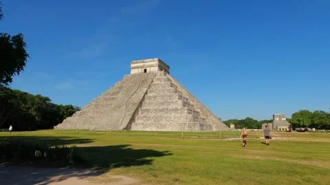 Pyramid of Kukulcan in the Chichen Itza Archaeological Zone. Stock Footage 251416071