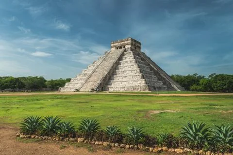Pyramid of Kukulcan Stock Photos