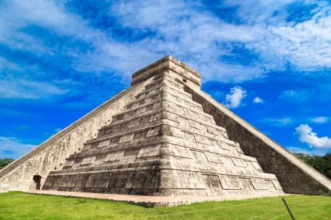 The pyramid of Kukulkan in Chichen Itza. Mayan pyramids, sky, clouds. Yucatan Stock Photos
