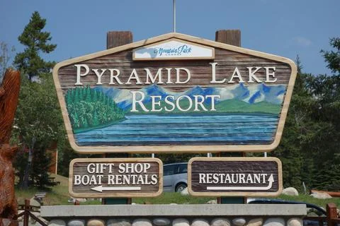 Pyramid Lake in Alberta Stock Photos