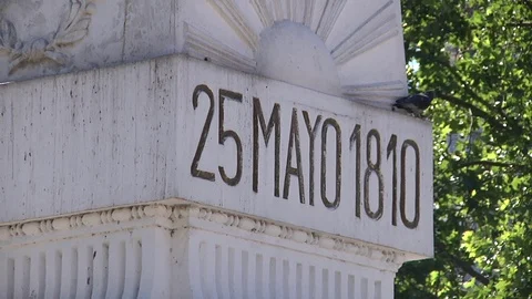 The Pyramid  monument in front of Casa Rosada at Buenos Aires Stock Footage 101938108