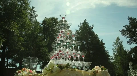 Pyramid of wineglasses Vídeos de archivo 58813931
