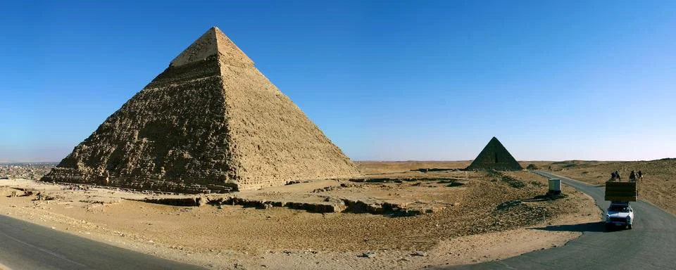 Pyramids of giza in Cairo Stock Photos