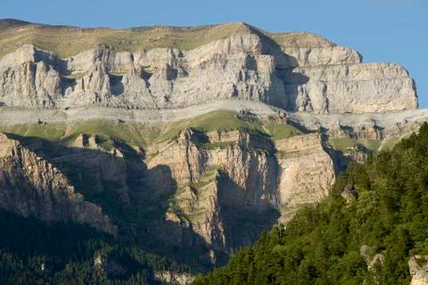 Pyrenees Фото