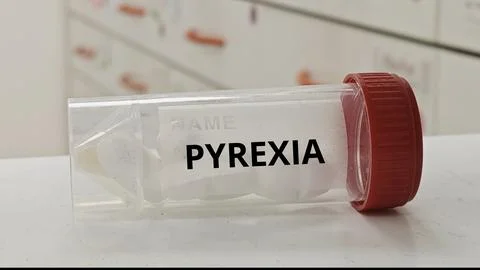 PYREXIA treatment tablets for reduce elevated body temperature and manage fev 库存照片