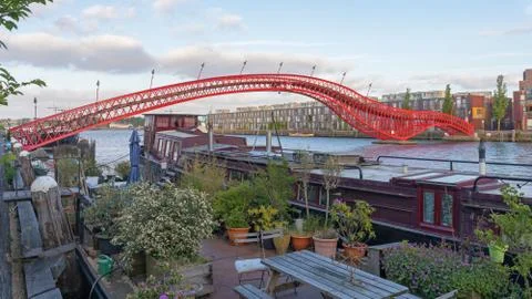 Python Bridge Garden 写真素材