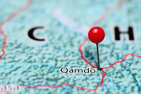 Qamdo pinned on a map of China Stock-Fotos