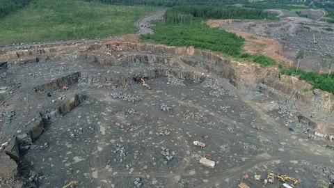 Qarry Video stock 99744349