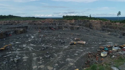 Qarry Video stock 99745131