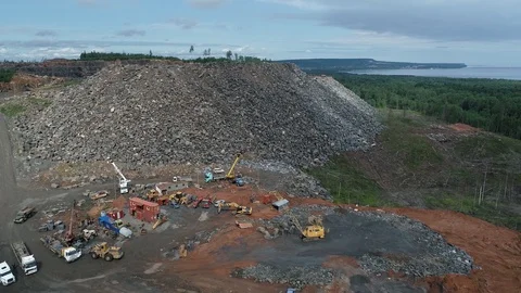 Qarry Video stock 99745561