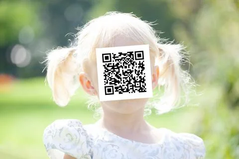 Qr code on the child's face Stockfoto's