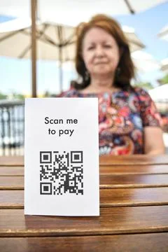 QR code for contactless payment in a restaurant. Concept of cashless technology 스톡 사진