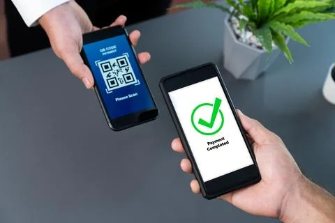 QR code is displayed on screen for cashless payment scanning. Fervent 스톡 사진