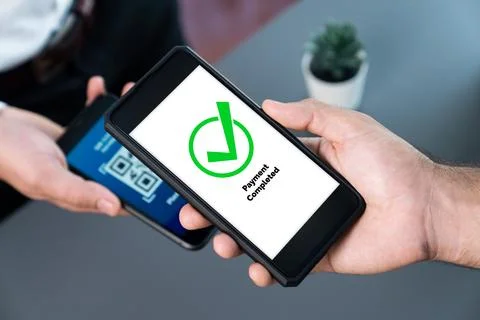 QR code is displayed on screen for cashless payment scanning. Fervent Stock-Fotos