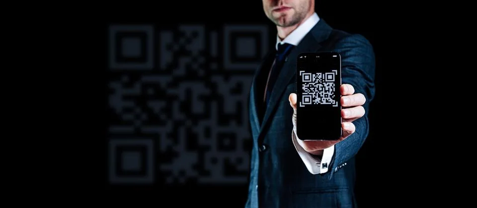 Qr code mobile. Digital mobile smart phone with qr code scanner on smartphone Stock-Fotos