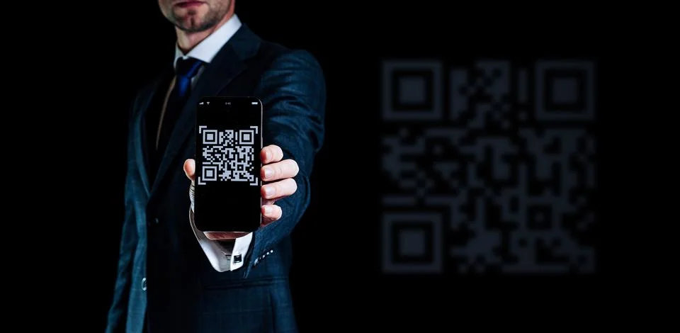 Qr code mobile. Digital mobile smart phone with qr code scanner on smartphone Foto stock