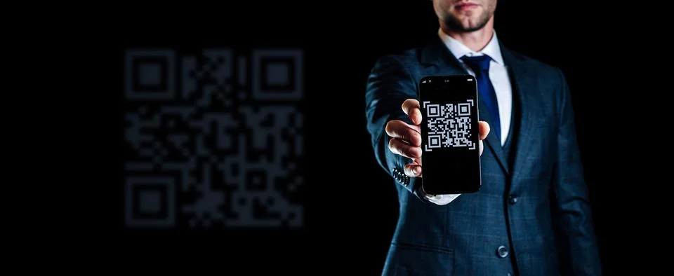 Qr code mobile. Digital mobile smart phone with qr code scanner on smartphone Foto stock